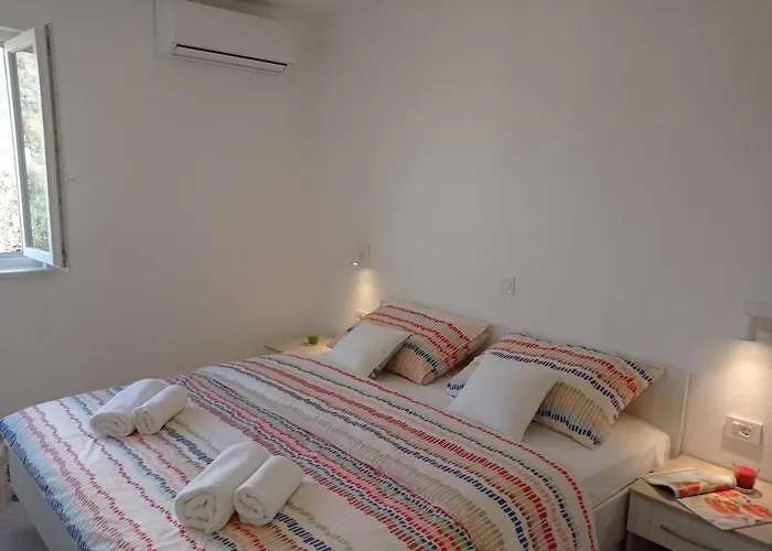 Apartment Lucija With Sea View