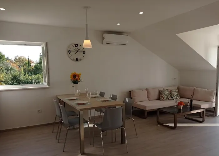 Apartment Lucija With Sea View